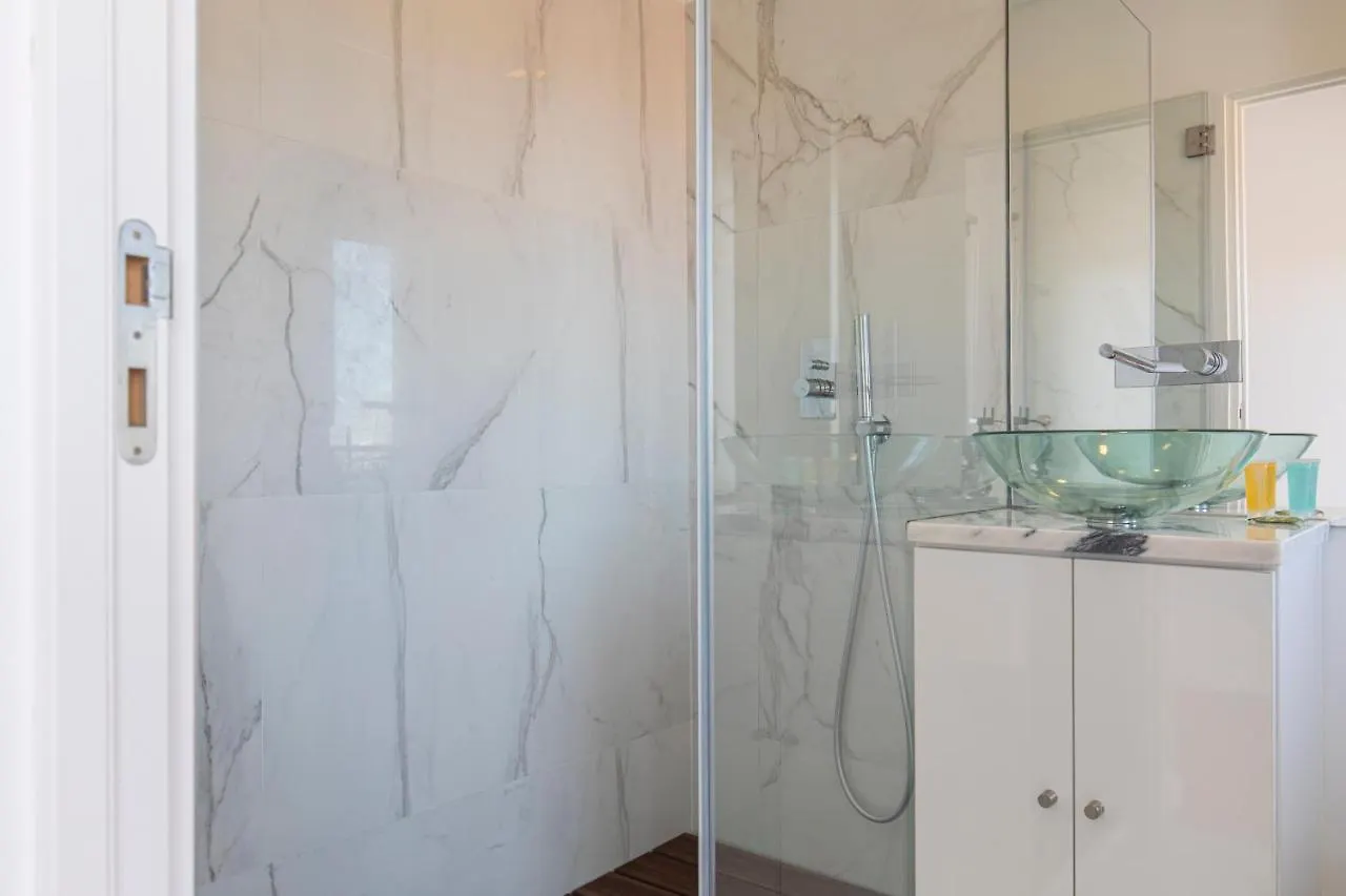 Classy Two Bedroom View Lisbon